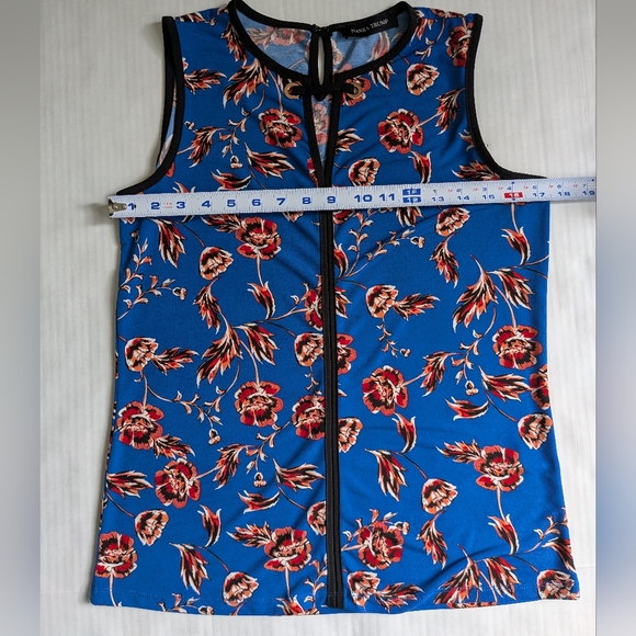Ivanka Trump Sleeveless Blouse Floral Print - Picture 3 of 7
